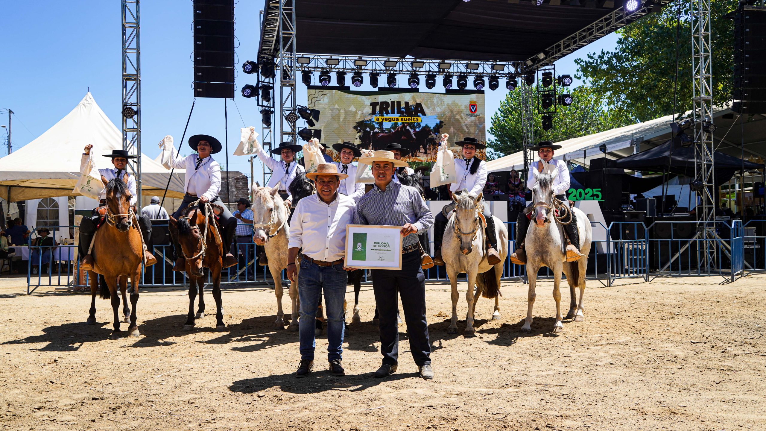 Con multitudinaria asistencia cerró Trilla a Yegua Suelta Laja 2025