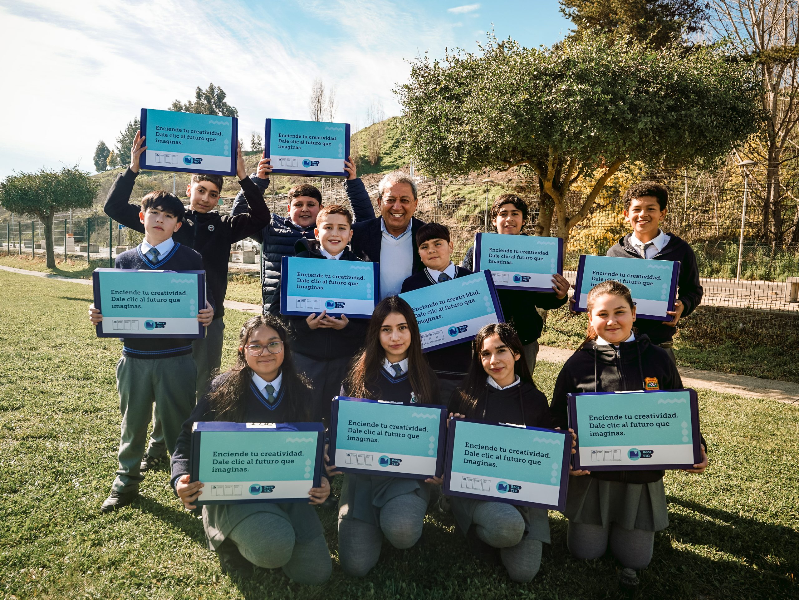229 estudiantes de Laja recibieron la Beca TIC de JUNAEB