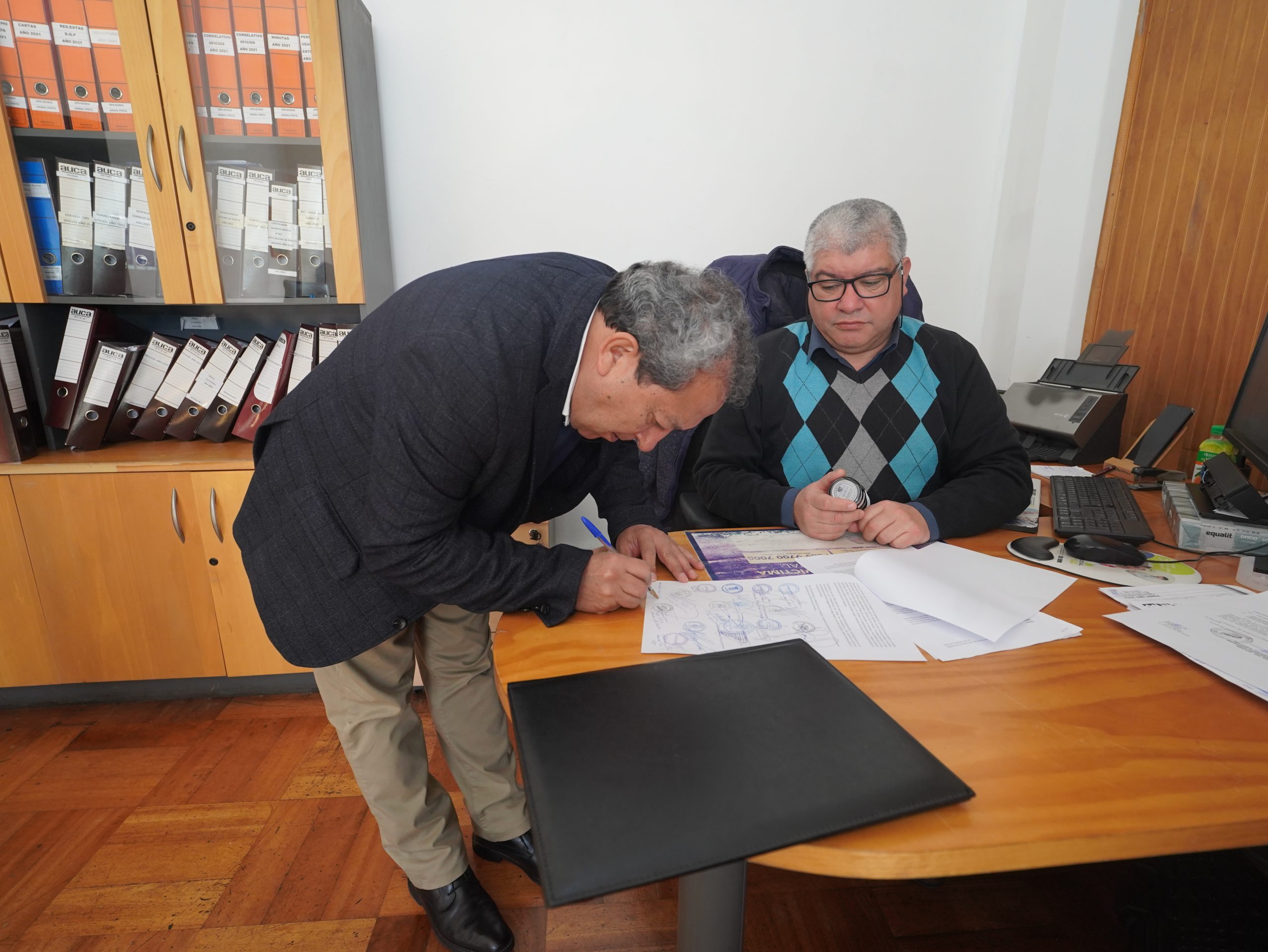 Alcaldes del Biobío cuestionan restricción horaria de fondas y entregan carta en Delegación Presidencial Regional