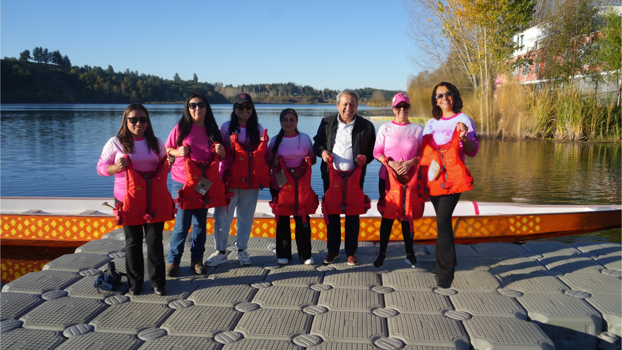 Laja entrega apoyo a agrupación de mujeres sobrevivientes de cáncer de mama que representará a Chile en Mundial de Botes Dragón en Francia