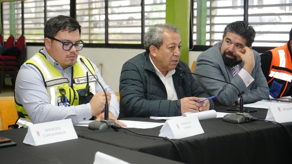 Alcalde Vladimir Fica lidera coordinación público-privada para enfrentar temporada invernal 2026 en Laja