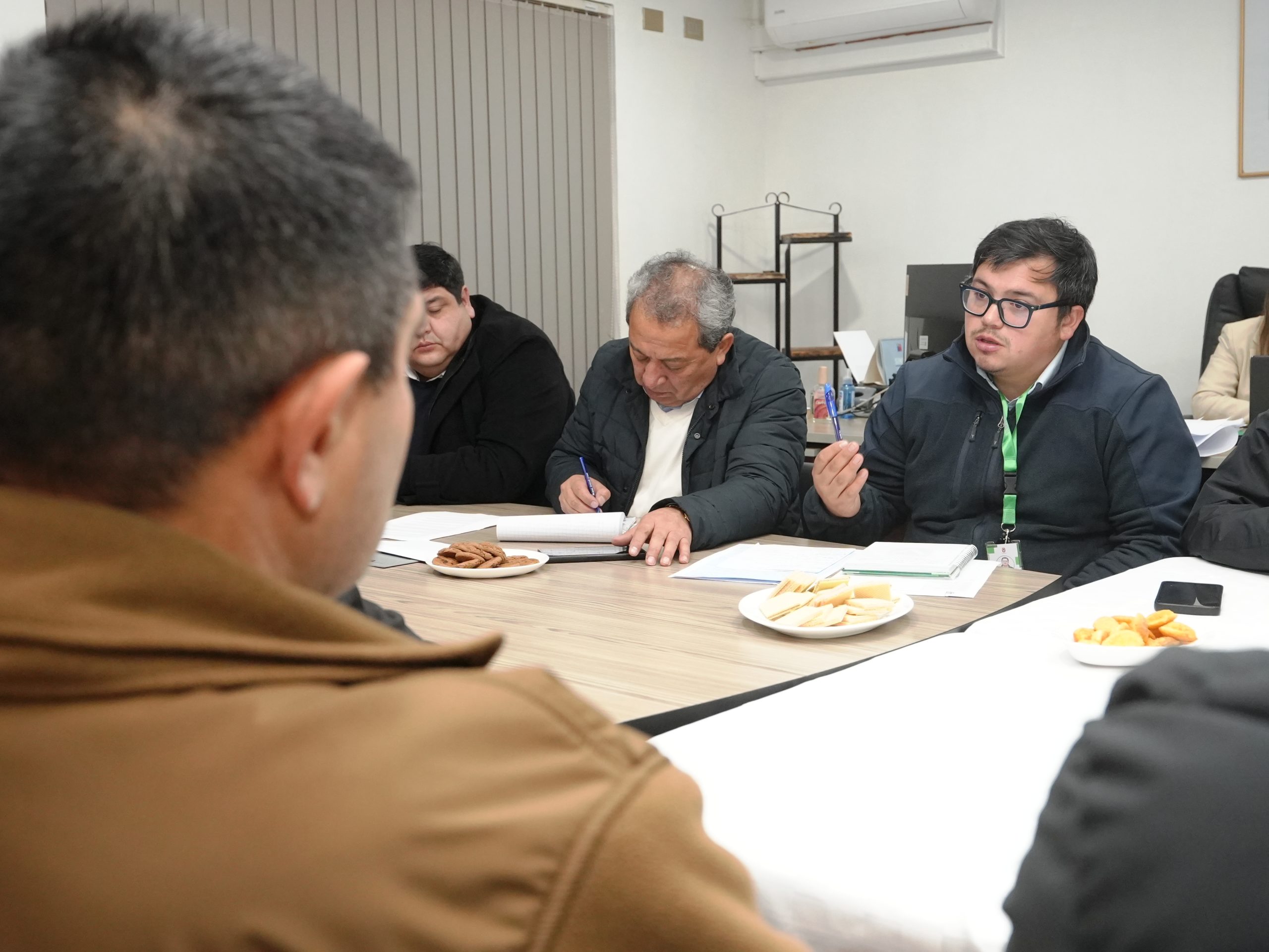 Alcalde Vladimir Fica lidera nuevo COGRID Comunal para coordinar acciones frente al sistema frontal