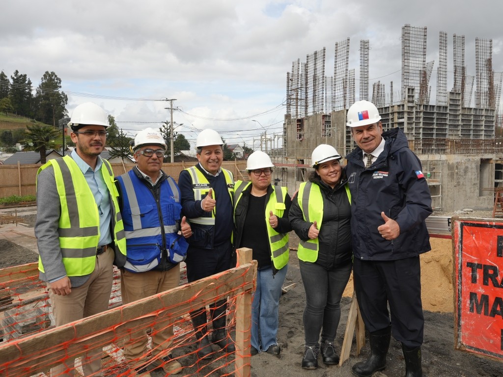 Laja aborda nuevas soluciones habitacionales y proyectos urbanos junto al Seremi de Vivienda