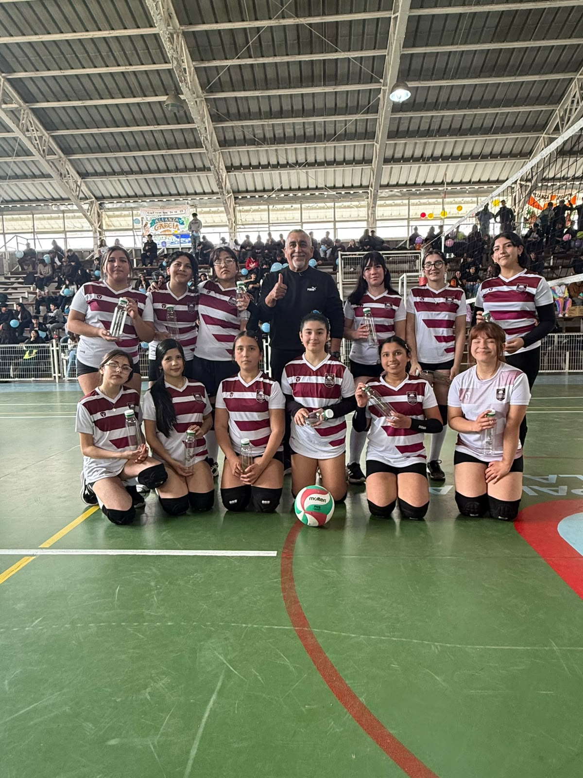Laja celebra triunfo del Colegio Nivequetén en el Supra Comunal de Voleibol